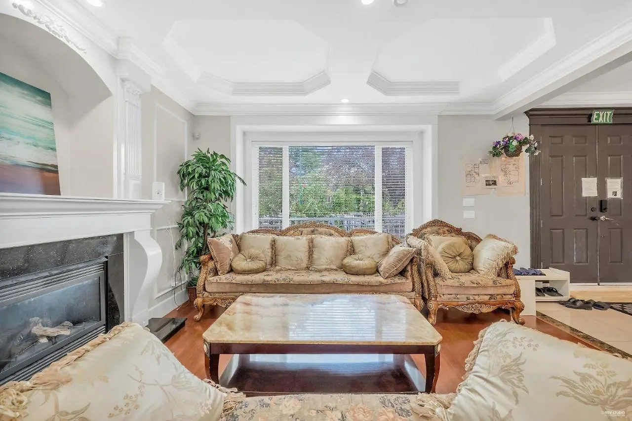 Luxurious Getaway In Vancouver-Private Room With Attached Bathroom Vancouver