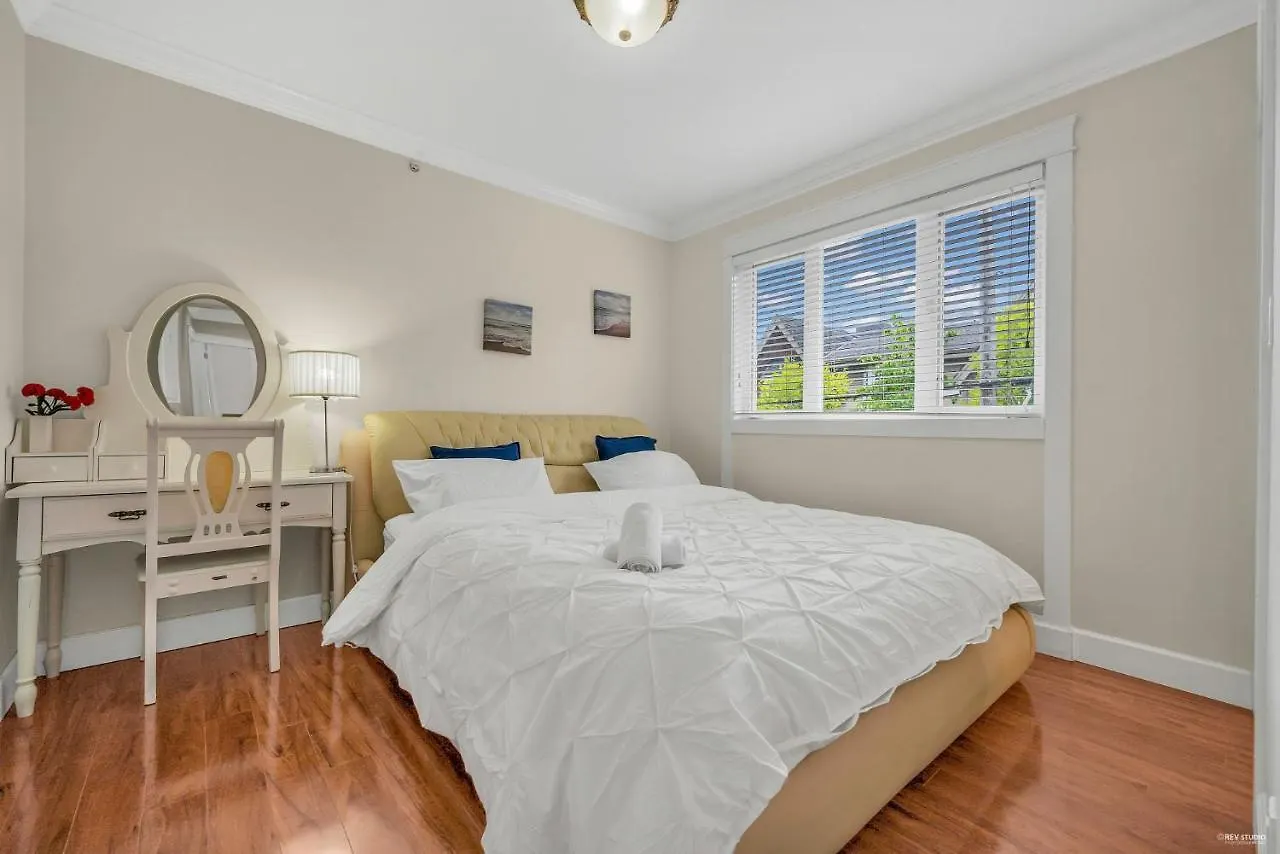 Luxurious Getaway In Vancouver-Private Room With Attached Bathroom 0*, Vancouver Canada