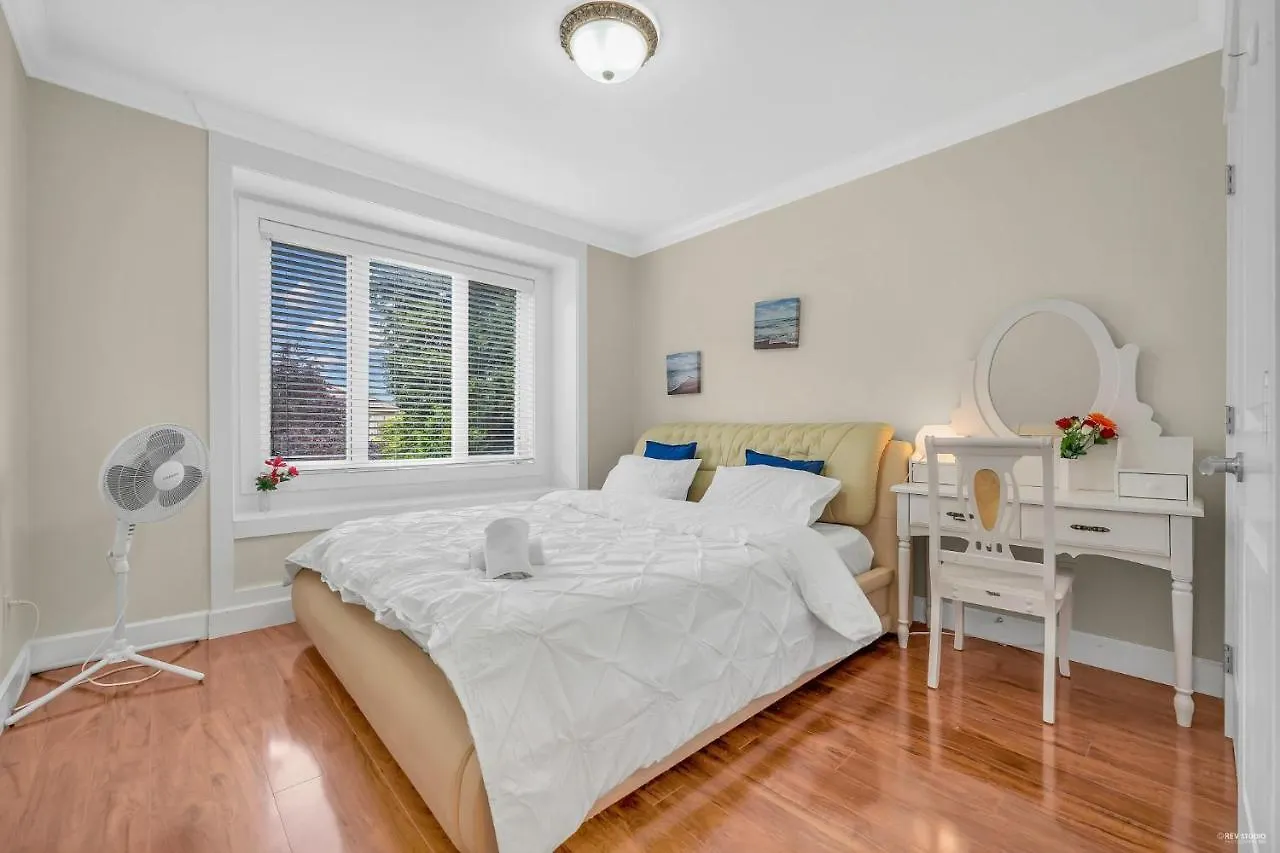 Luxurious Getaway In Vancouver-Private Room With Attached Bathroom 0*, Vancouver Canada